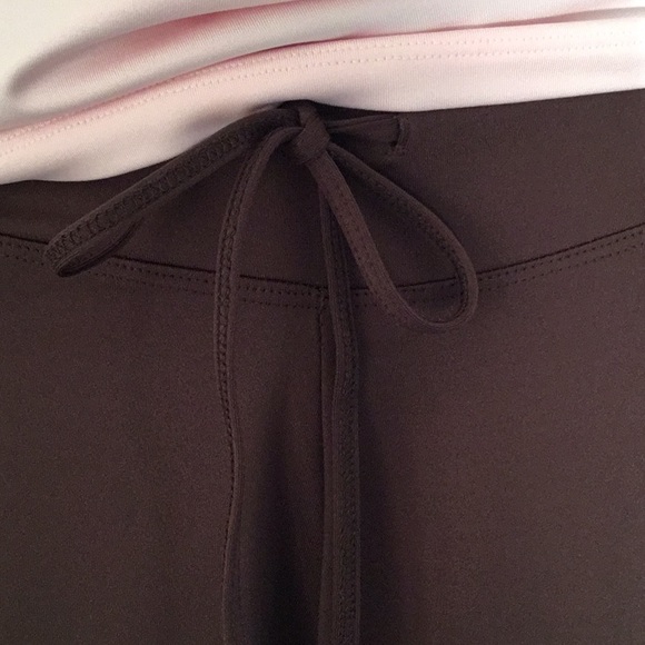 🆕SO SPORTY TANK & CAPRI SET - Picture 7 of 12